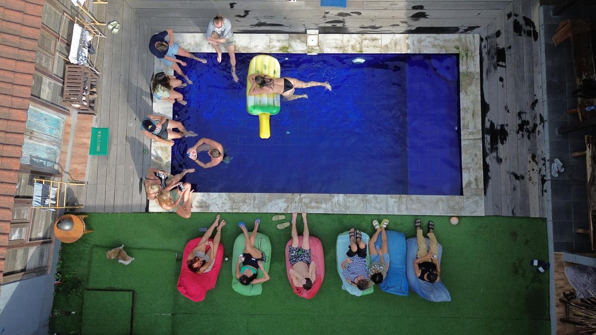 The Tipsy Gypsy Hostel Canggu Buitenkant foto
