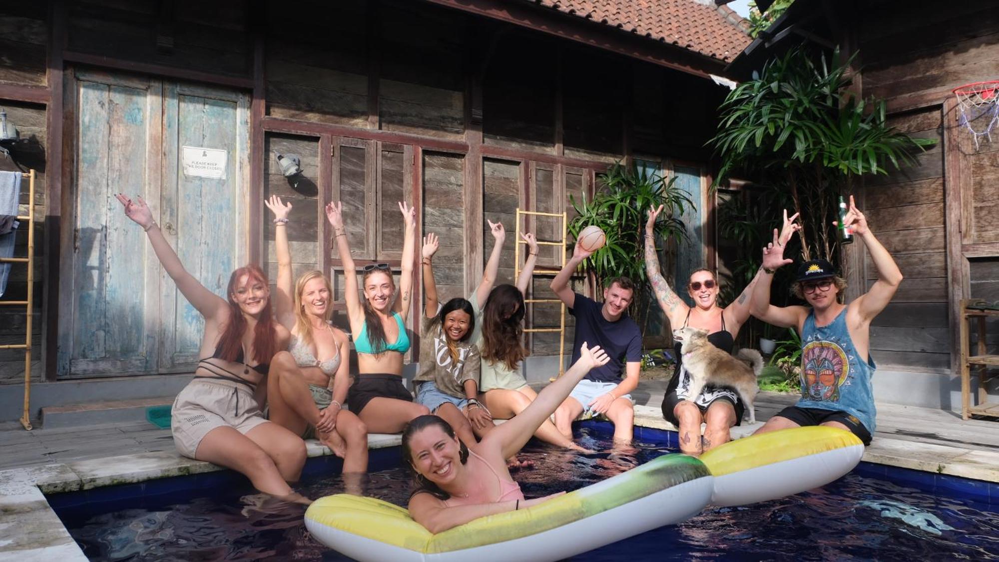 The Tipsy Gypsy Hostel Canggu Buitenkant foto
