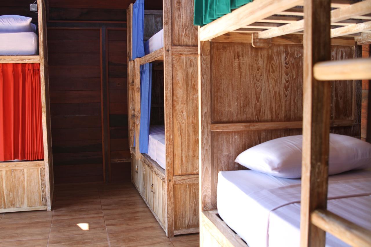 The Tipsy Gypsy Hostel Canggu Buitenkant foto