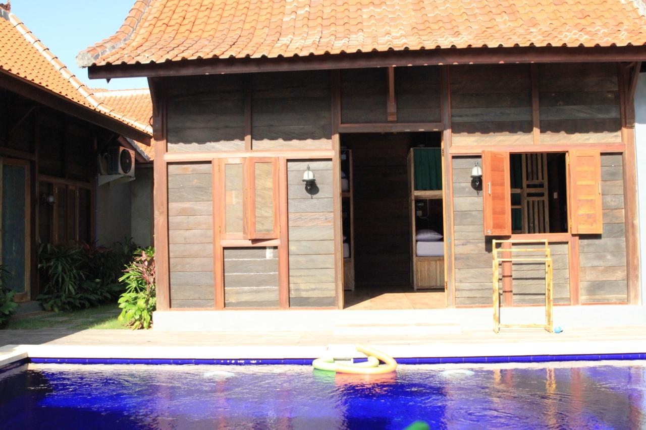 The Tipsy Gypsy Hostel Canggu Buitenkant foto