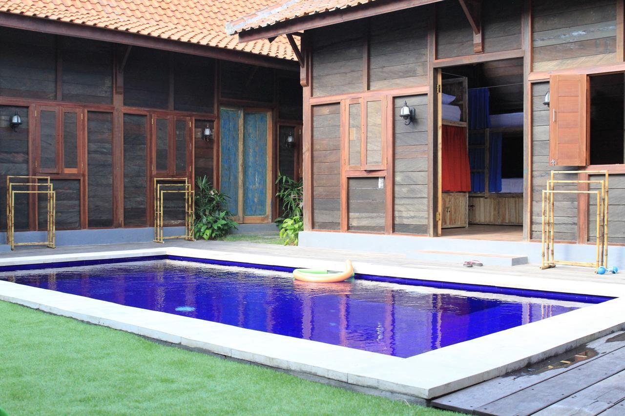 The Tipsy Gypsy Hostel Canggu Buitenkant foto