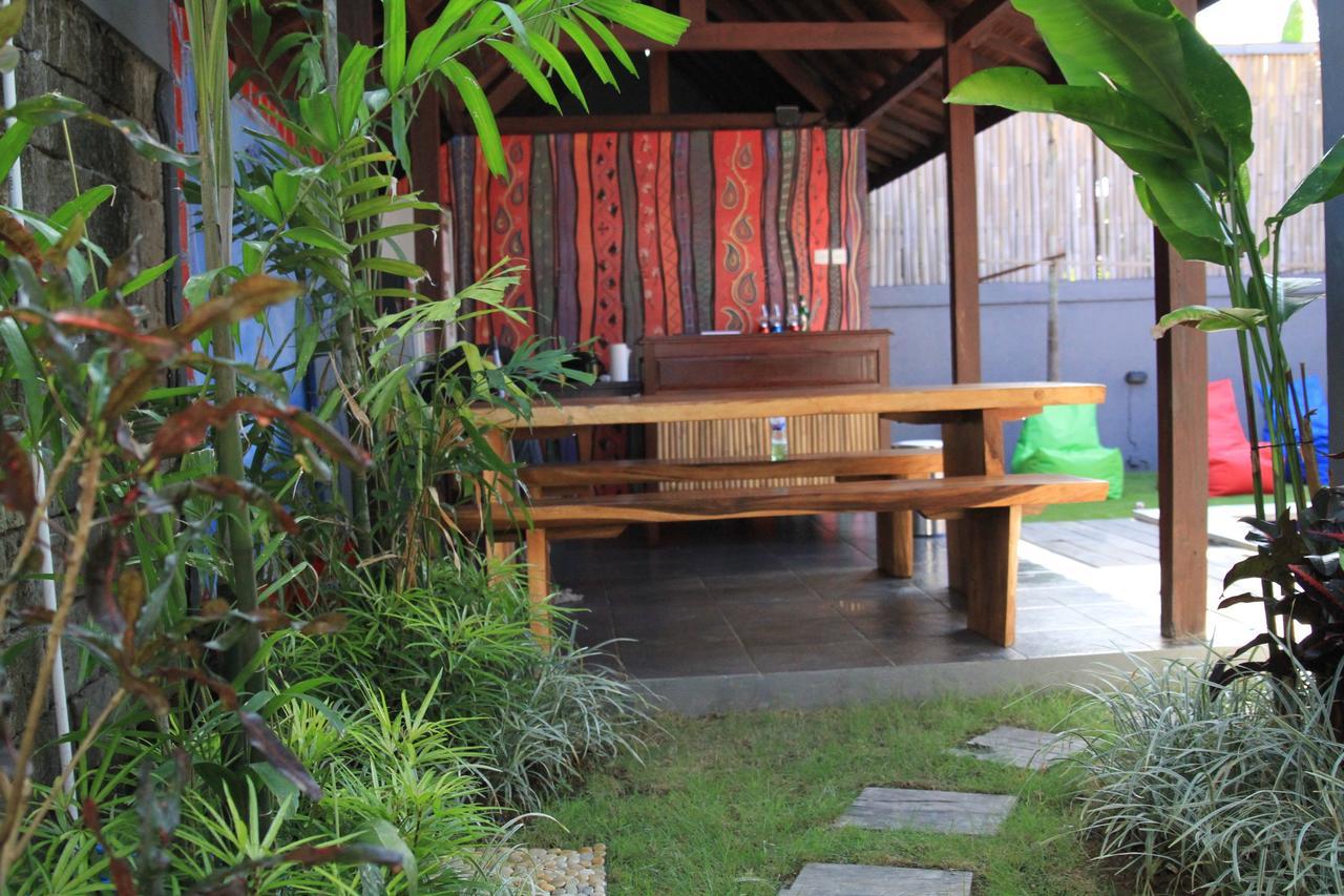 The Tipsy Gypsy Hostel Canggu Buitenkant foto