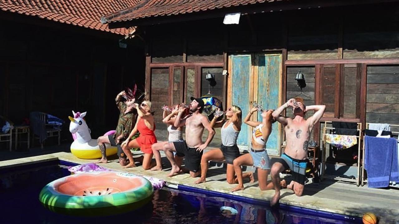 The Tipsy Gypsy Hostel Canggu Buitenkant foto
