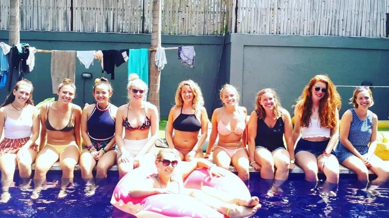 The Tipsy Gypsy Hostel Canggu Buitenkant foto