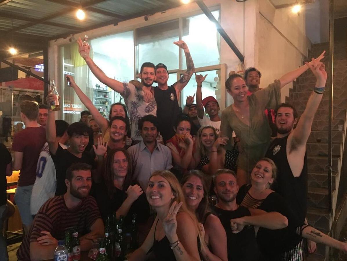 The Tipsy Gypsy Hostel Canggu Buitenkant foto